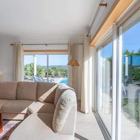 Del Rey Vii ヴィラ