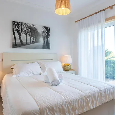 Del Rey Vii ヴィラ *